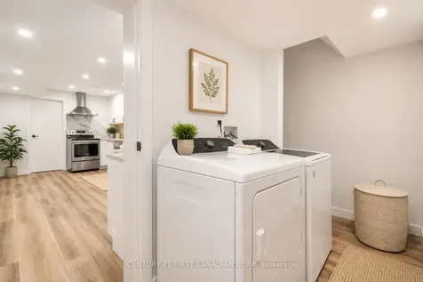 31 Brenlyn Court Hamilton ON L9C 4N8