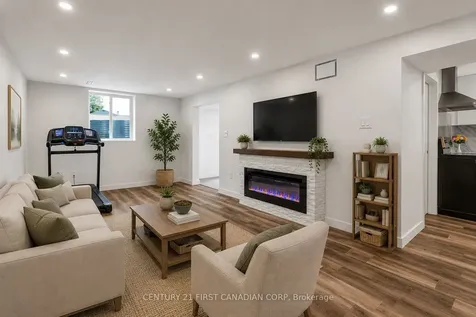 31 Brenlyn Court Hamilton ON L9C 4N8