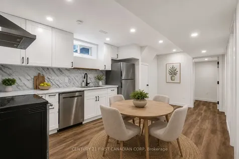 31 Brenlyn Court Hamilton ON L9C 4N8