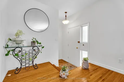 31 Brenlyn Court Hamilton ON L9C 4N8