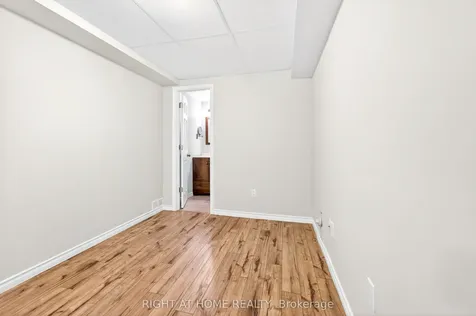 32 Woodburn Avenue St. Catharines ON L2P 0B8