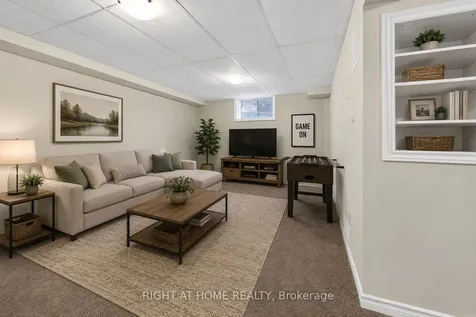 32 Woodburn Avenue St. Catharines ON L2P 0B8