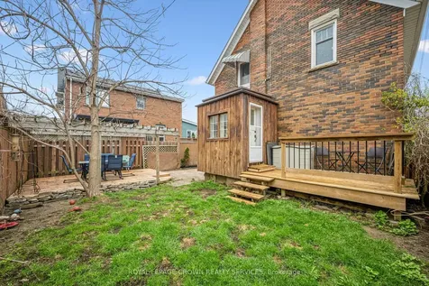 9 Spadina Road E Kitchener ON N2M 3X2