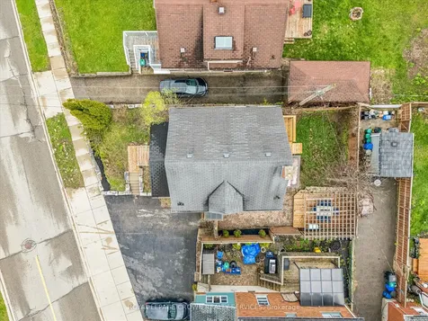 9 Spadina Road E Kitchener ON N2M 3X2