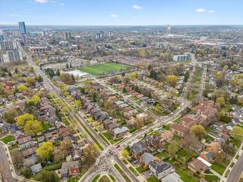 9 Spadina Road E Kitchener ON N2M 3X2