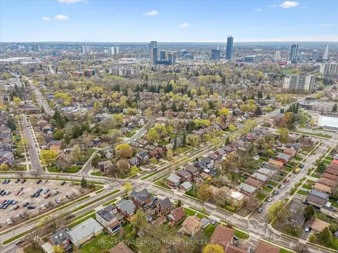 9 Spadina Road E Kitchener ON N2M 3X2
