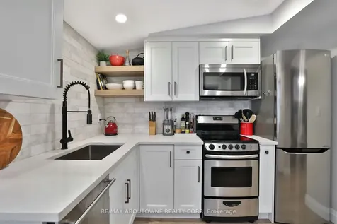 31-33 Hawthorne Avenue Hamilton ON L8P 4P7