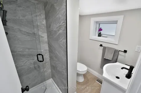 31-33 Hawthorne Avenue Hamilton ON L8P 4P7