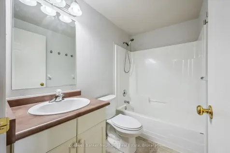 124 Gosling Gardens Guelph ON N1G 5K6