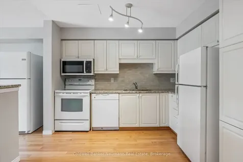 124 Gosling Gardens Guelph ON N1G 5K6