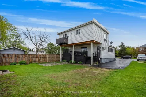 215-217 Nelson Street E Hawkesbury ON K6A 1L6
