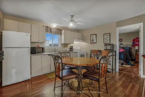 215-217 Nelson Street E Hawkesbury ON K6A 1L6