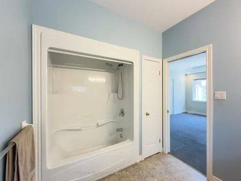 32 Michaela Crescent Pelham ON L0S 1E4