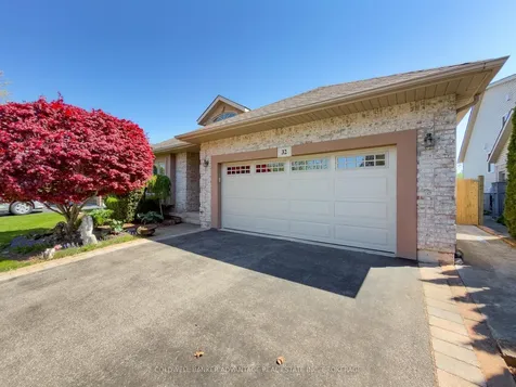 32 Michaela Crescent Pelham ON L0S 1E4