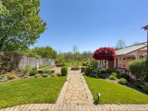 32 Michaela Crescent Pelham ON L0S 1E4