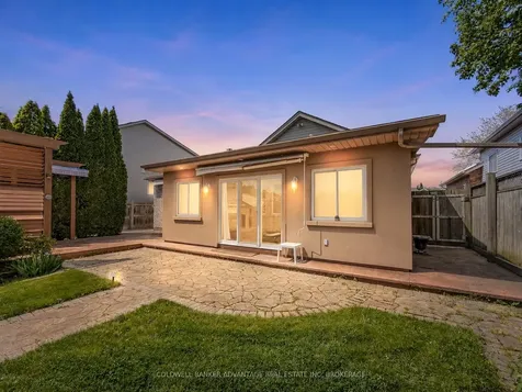 32 Michaela Crescent Pelham ON L0S 1E4