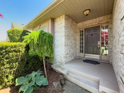 32 Michaela Crescent Pelham ON L0S 1E4