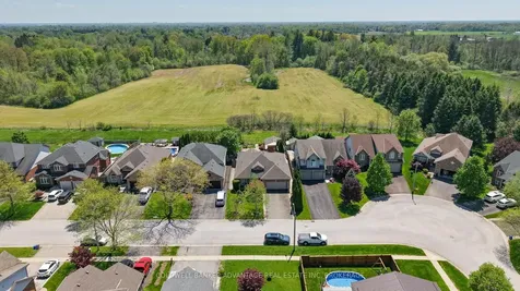 32 Michaela Crescent Pelham ON L0S 1E4