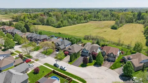 32 Michaela Crescent Pelham ON L0S 1E4
