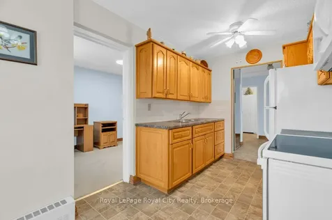 19 Woodlawn Road E Guelph ON N1H 7B1