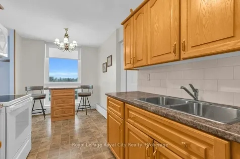 19 Woodlawn Road E Guelph ON N1H 7B1
