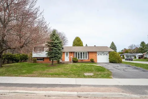 1608 Parkwood Drive North Bay ON P1B 4R4