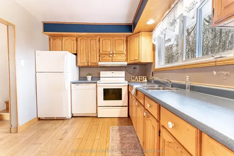 1608 Parkwood Drive North Bay ON P1B 4R4