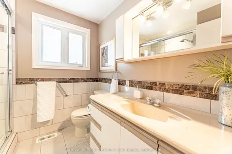 1608 Parkwood Drive North Bay ON P1B 4R4