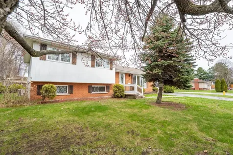 1608 Parkwood Drive North Bay ON P1B 4R4