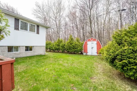 1608 Parkwood Drive North Bay ON P1B 4R4