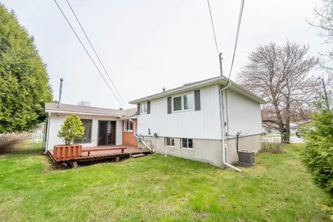 1608 Parkwood Drive North Bay ON P1B 4R4
