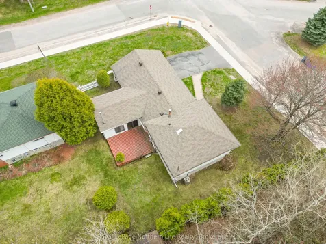 1608 Parkwood Drive North Bay ON P1B 4R4