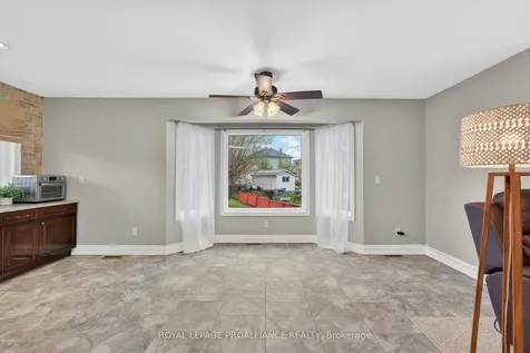 18 South Murray Street Quinte West ON K8V 1Y3