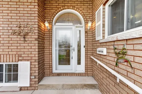 18 South Murray Street Quinte West ON K8V 1Y3