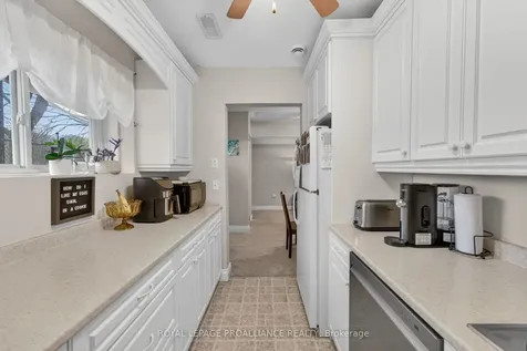 18 South Murray Street Quinte West ON K8V 1Y3