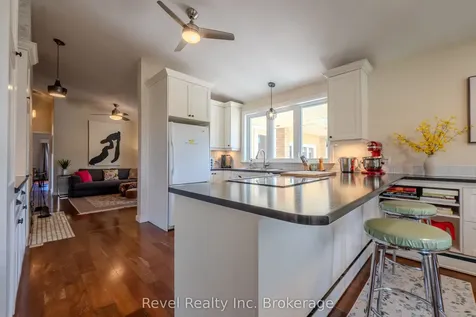905 Pinewood Road North Bay ON P1B 4P2