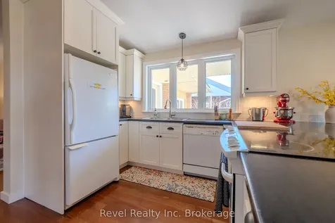 905 Pinewood Road North Bay ON P1B 4P2