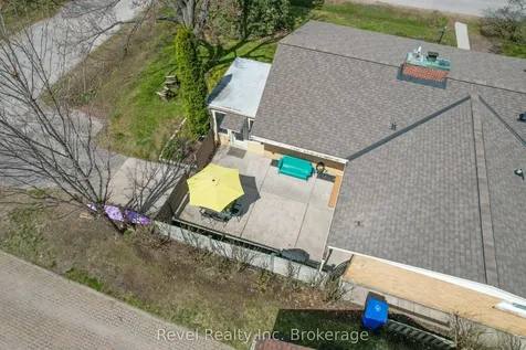 905 Pinewood Road North Bay ON P1B 4P2