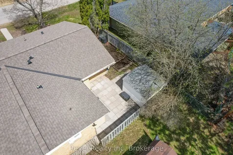 905 Pinewood Road North Bay ON P1B 4P2