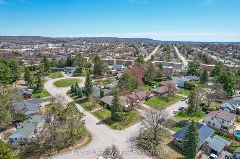 905 Pinewood Road North Bay ON P1B 4P2
