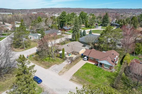 905 Pinewood Road North Bay ON P1B 4P2