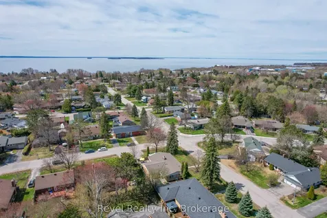 905 Pinewood Road North Bay ON P1B 4P2