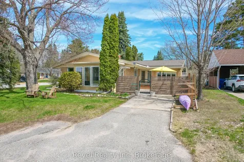 905 Pinewood Road North Bay ON P1B 4P2