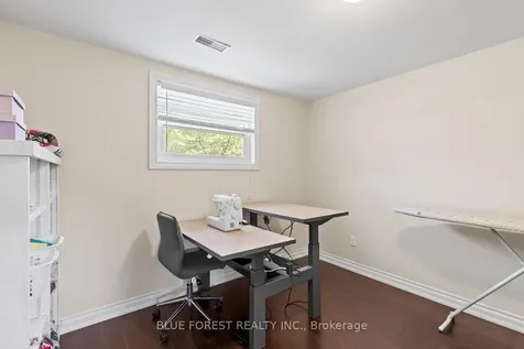 16 Dell Drive Strathroy-caradoc ON N7G 3N5