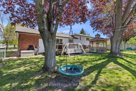 16 Dell Drive Strathroy-caradoc ON N7G 3N5