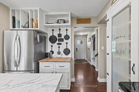 16 Dell Drive Strathroy-caradoc ON N7G 3N5