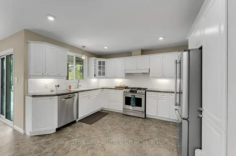 530 Sackville Crescent Kingston ON K7M 8W3