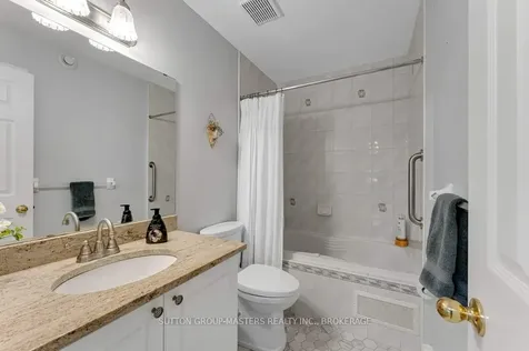 530 Sackville Crescent Kingston ON K7M 8W3