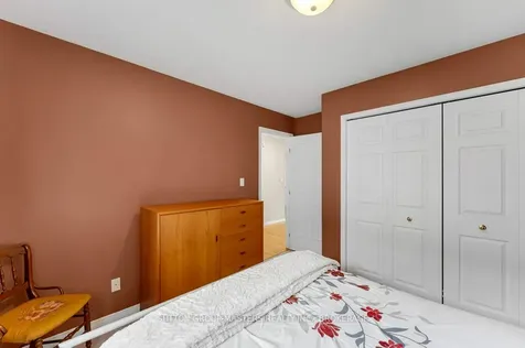 530 Sackville Crescent Kingston ON K7M 8W3