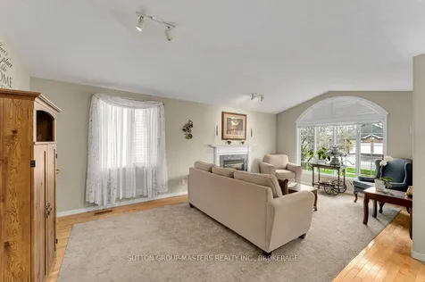 530 Sackville Crescent Kingston ON K7M 8W3